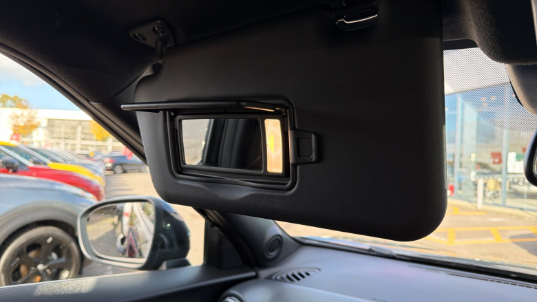 Nissan Juke 1.0 DiG-T N-Connecta 5dr Petrol Hatchback